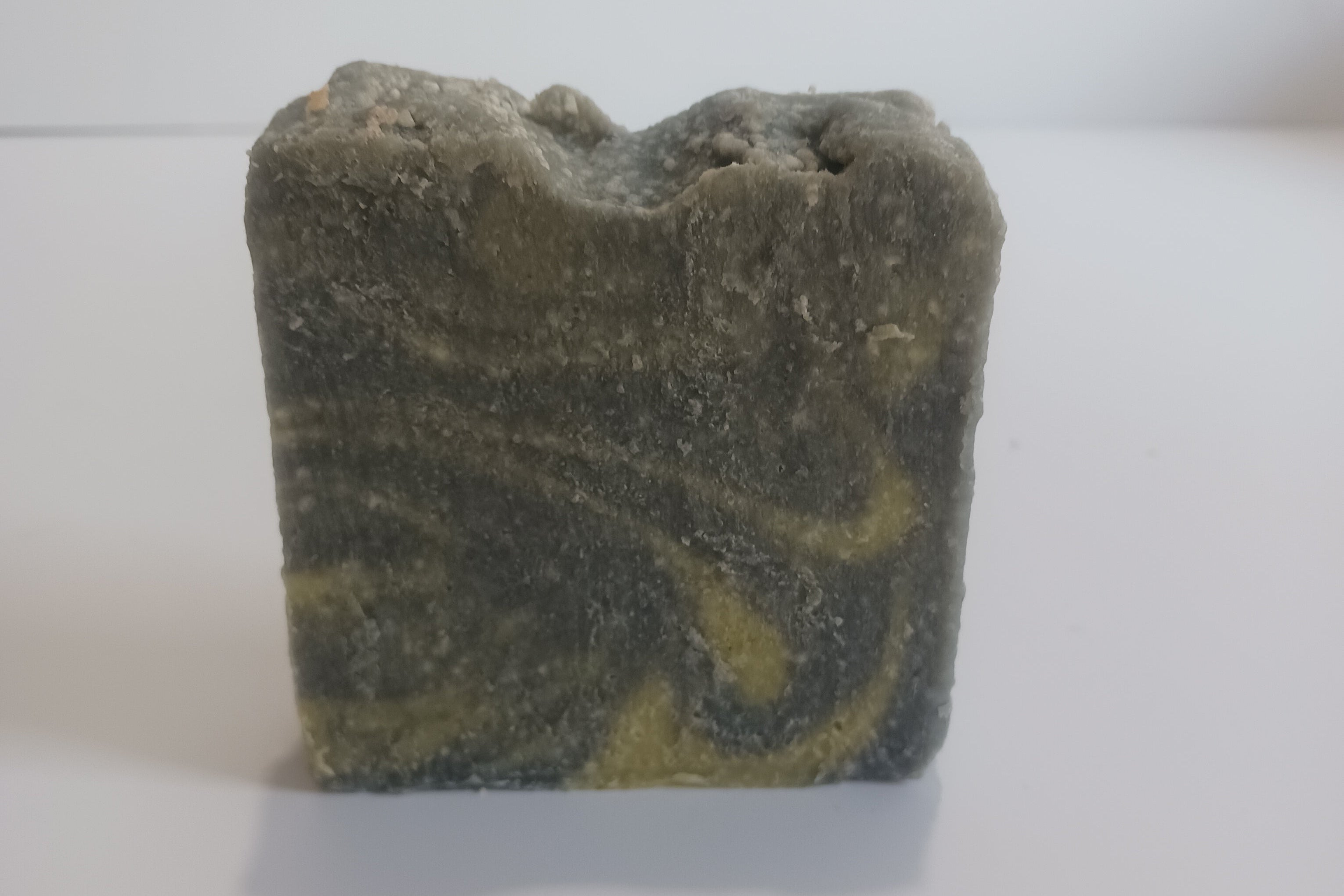 Carbone e Albero del Tè 4.5 oz Cold Processed Bar Soap