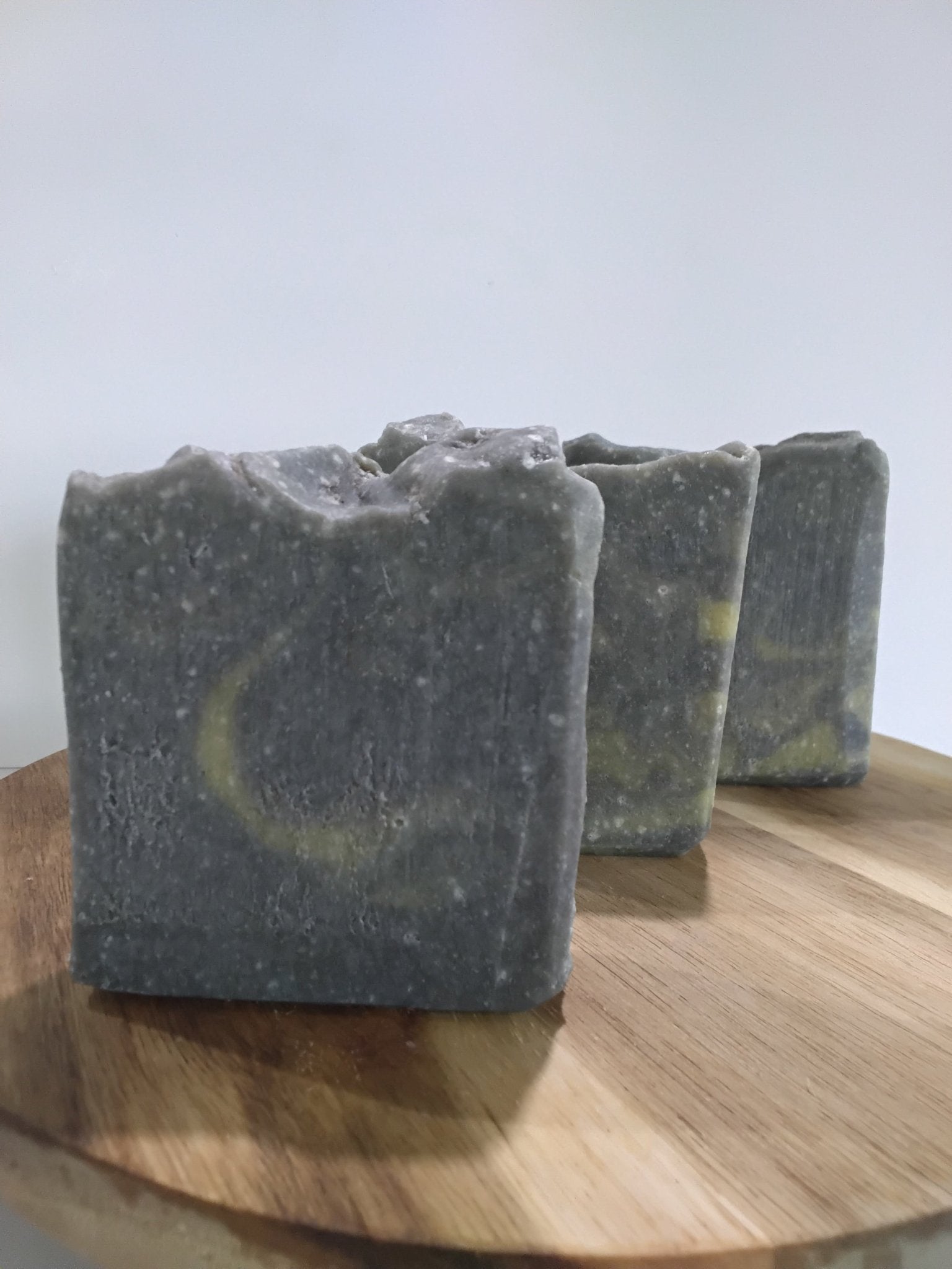 Carbone e Albero del Tè 4.5 oz Cold Processed Bar Soap - Paradiso Candle And Soap Co