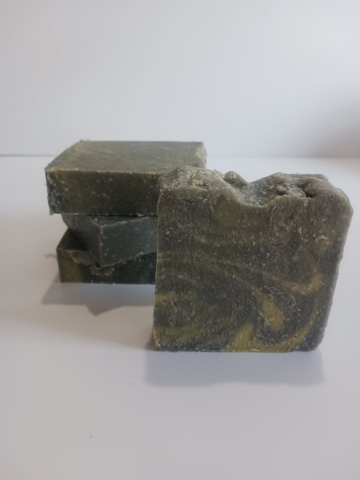 Carbone e Albero del Tè 4.5 oz Cold Processed Bar Soap - Paradiso Candle And Soap Co